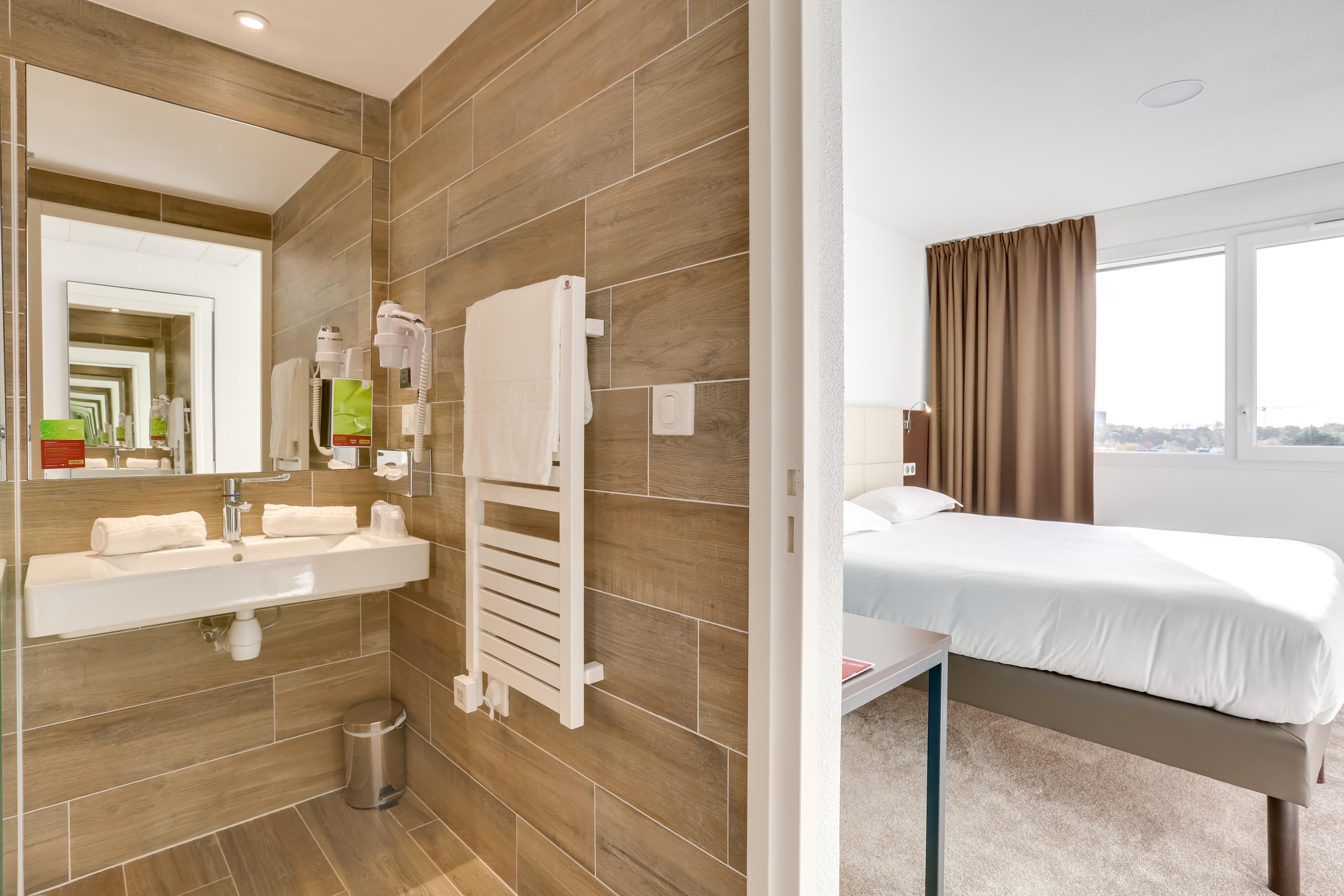 B&B Hotel Caen Memorial Saint-Contest Bagian luar foto