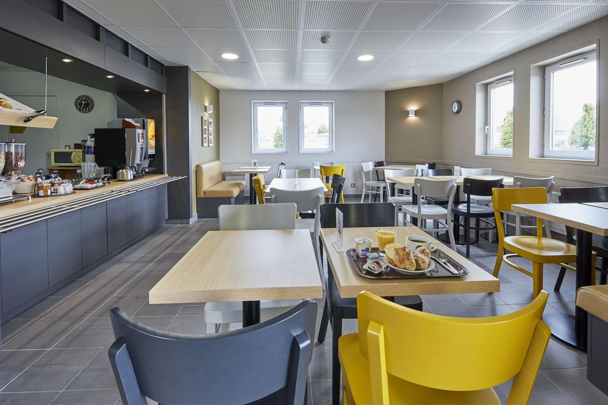 B&B Hotel Caen Memorial Saint-Contest Bagian luar foto